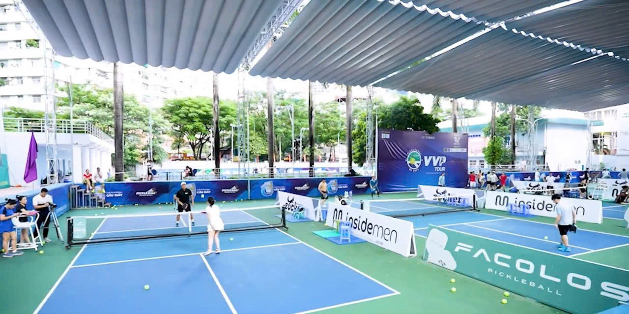 Mái che di động sân Pickleball - Bảng giá mới nhất 2025