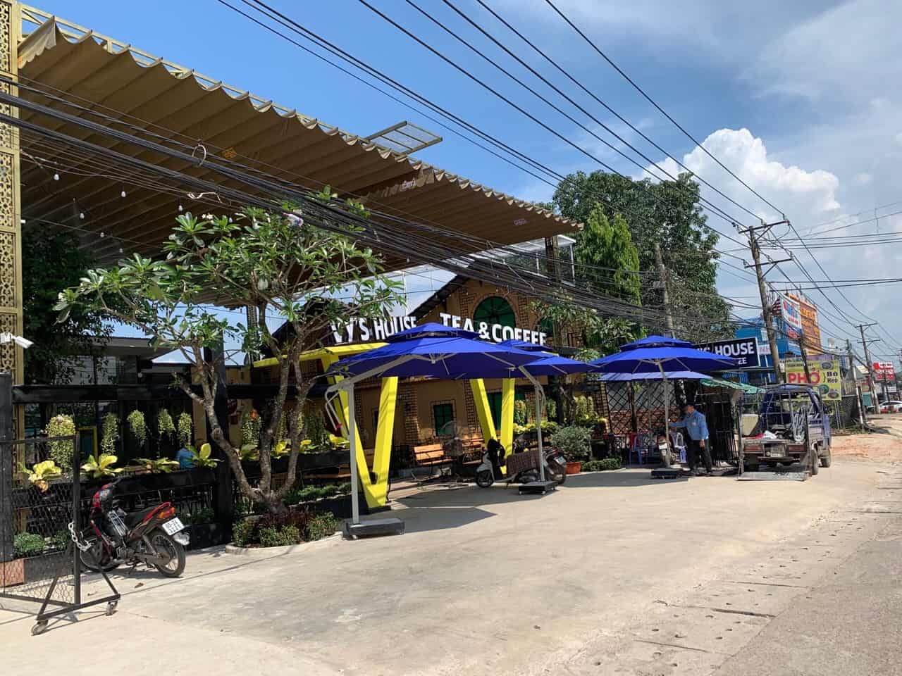 Báo Giá] 36 Mẫu Mái Bạt Xếp Kéo Che Nắng Mưa Quán Cafe đẹp 2024
