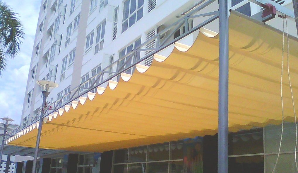 mái kéo quán cafe