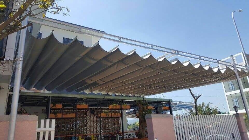 mái kéo quán cafe