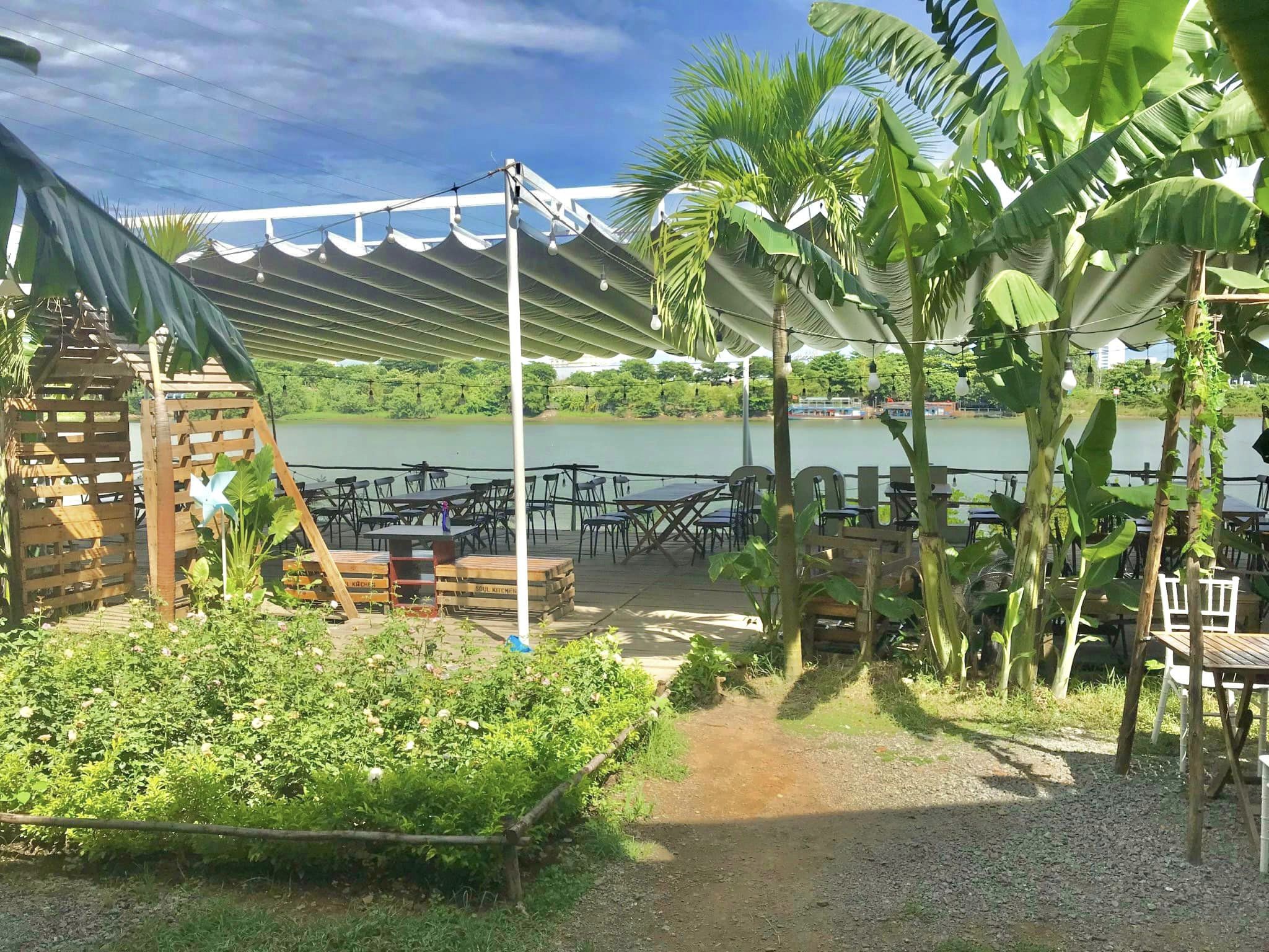 bạt kéo quán cafe ngoài trời